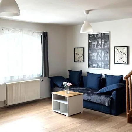 Castle 公寓式酒店 3*