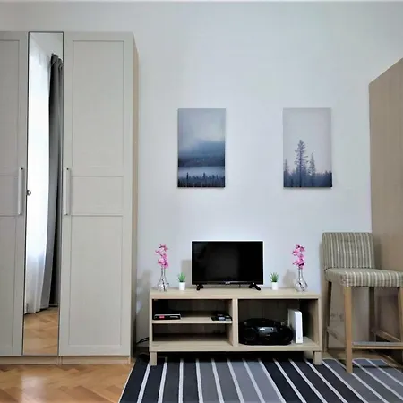 Castle Hotel apartamentowy Praga